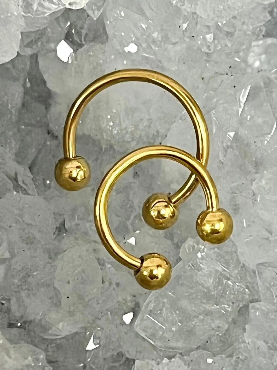 1 Piece Stunning Gold Circular Externally Threaded Barbell Horseshoe Ring - Septum Ear Cartilage Nipple Eyebrow - Body Jewelry