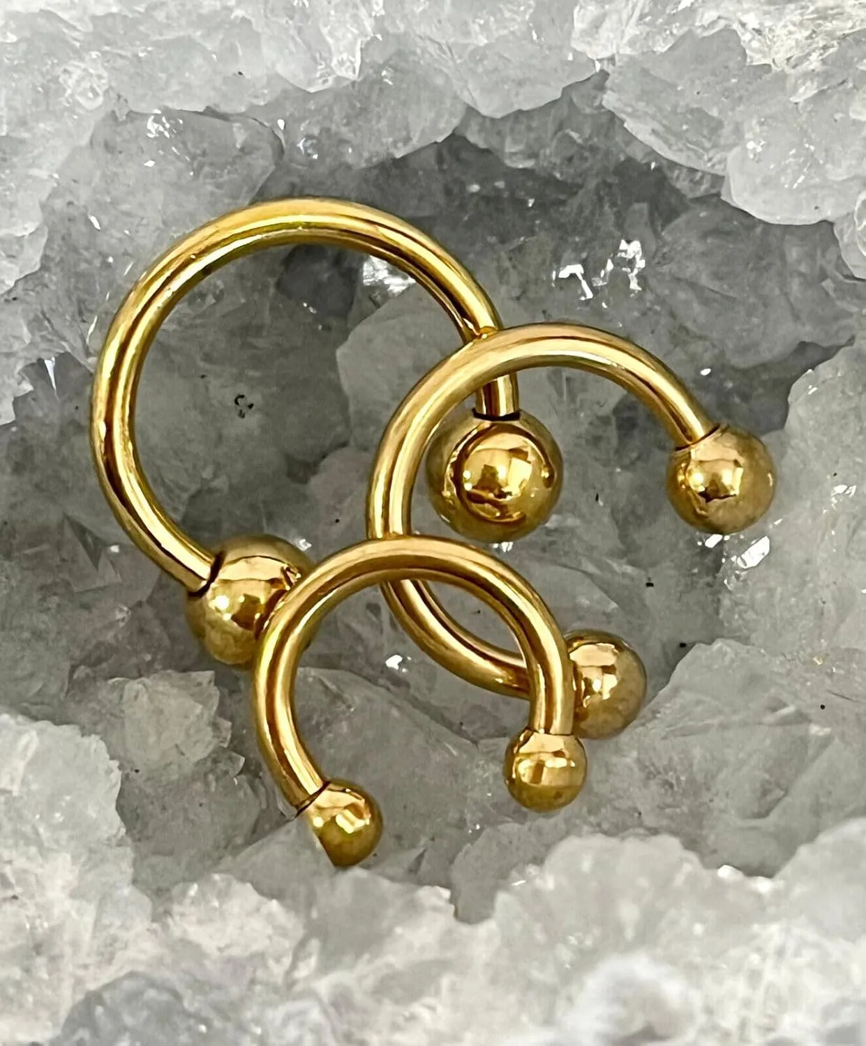 1 Piece Stunning Gold Circular Externally Threaded Barbell Horseshoe Ring - Septum Ear Cartilage Nipple Eyebrow - Body Jewelry