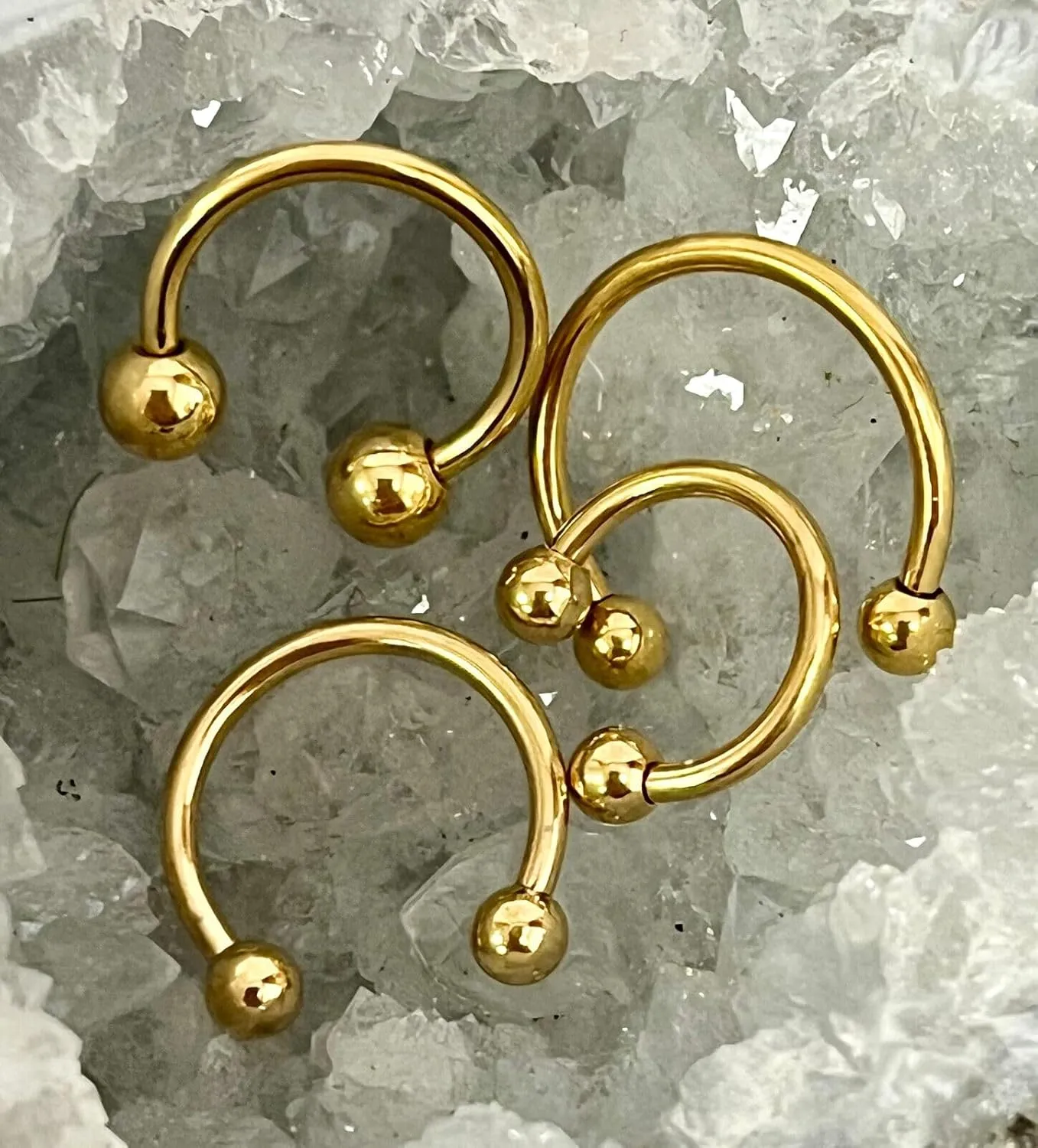 1 Piece Stunning Gold Circular Externally Threaded Barbell Horseshoe Ring - Septum Ear Cartilage Nipple Eyebrow - Body Jewelry