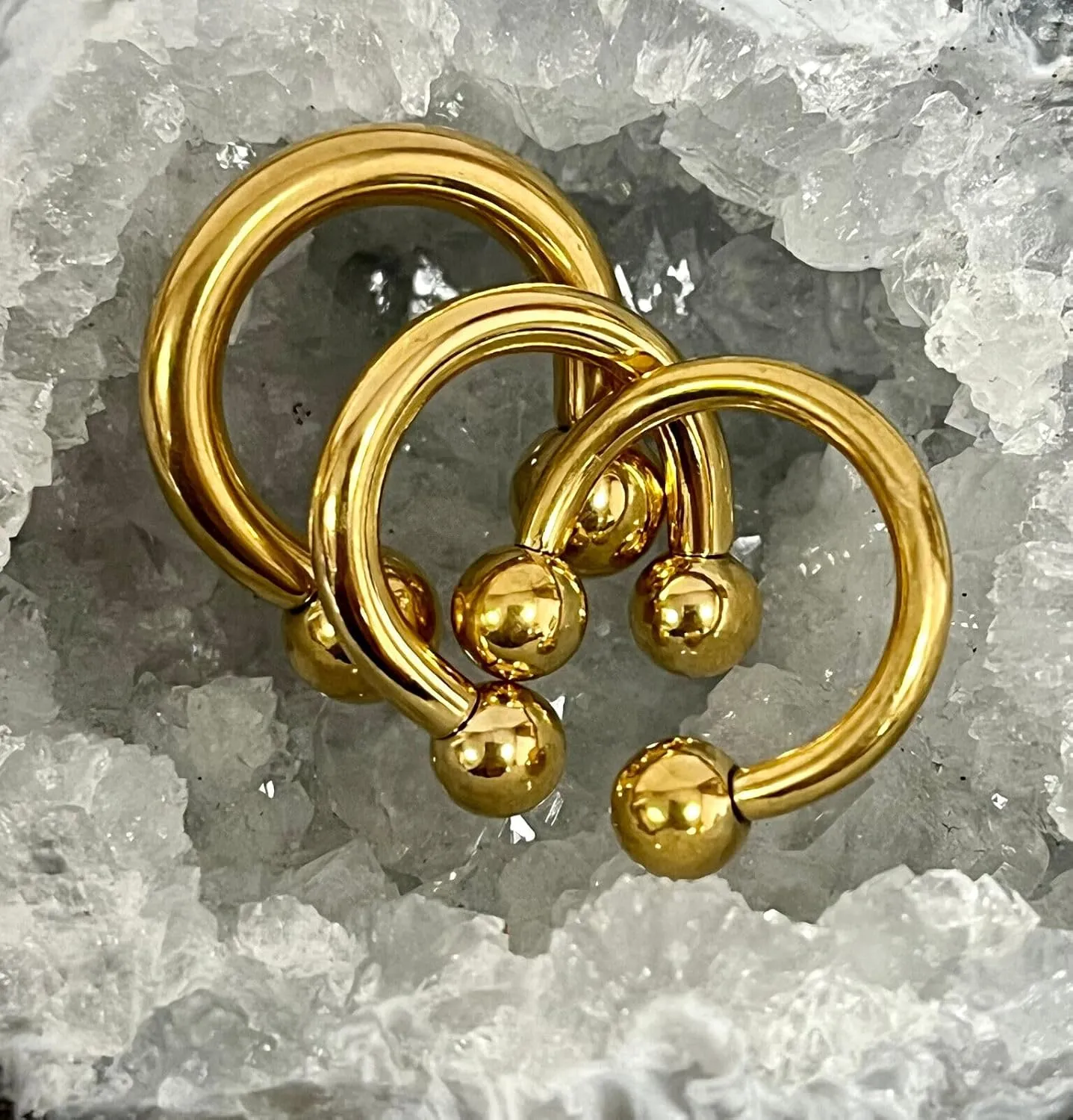 1 Piece Stunning Gold Circular Externally Threaded Barbell Horseshoe Ring - Septum Ear Cartilage Nipple Eyebrow - Body Jewelry