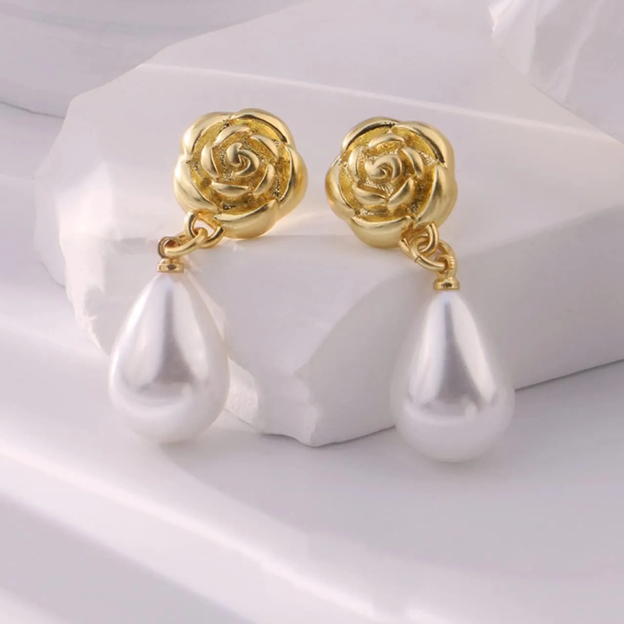 14K Gold Earrings with Irregular Natural Pearl Studs, Vintage Palace Style, Exquisite Stud Earrings for Her