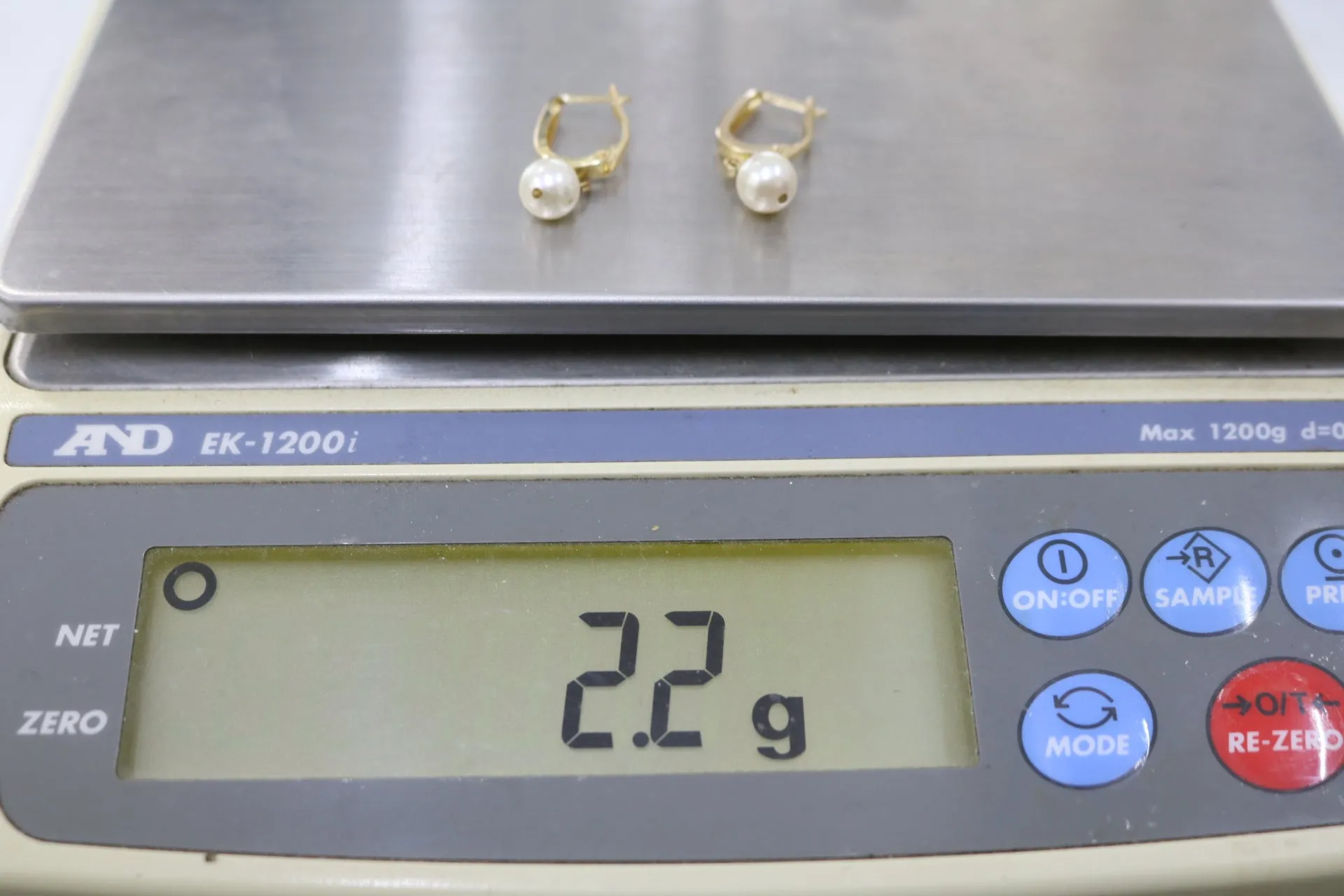 14K Yellow Gold Pearl Earrings (2.2 Grams)