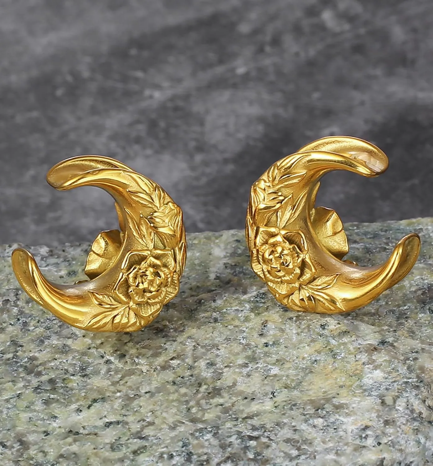 2PCS Crescent Moon Saddle Plugs 316 Stainless Steel Ear Gauges Hypoallergenic ear gauges expander Piercing Body Jewelry