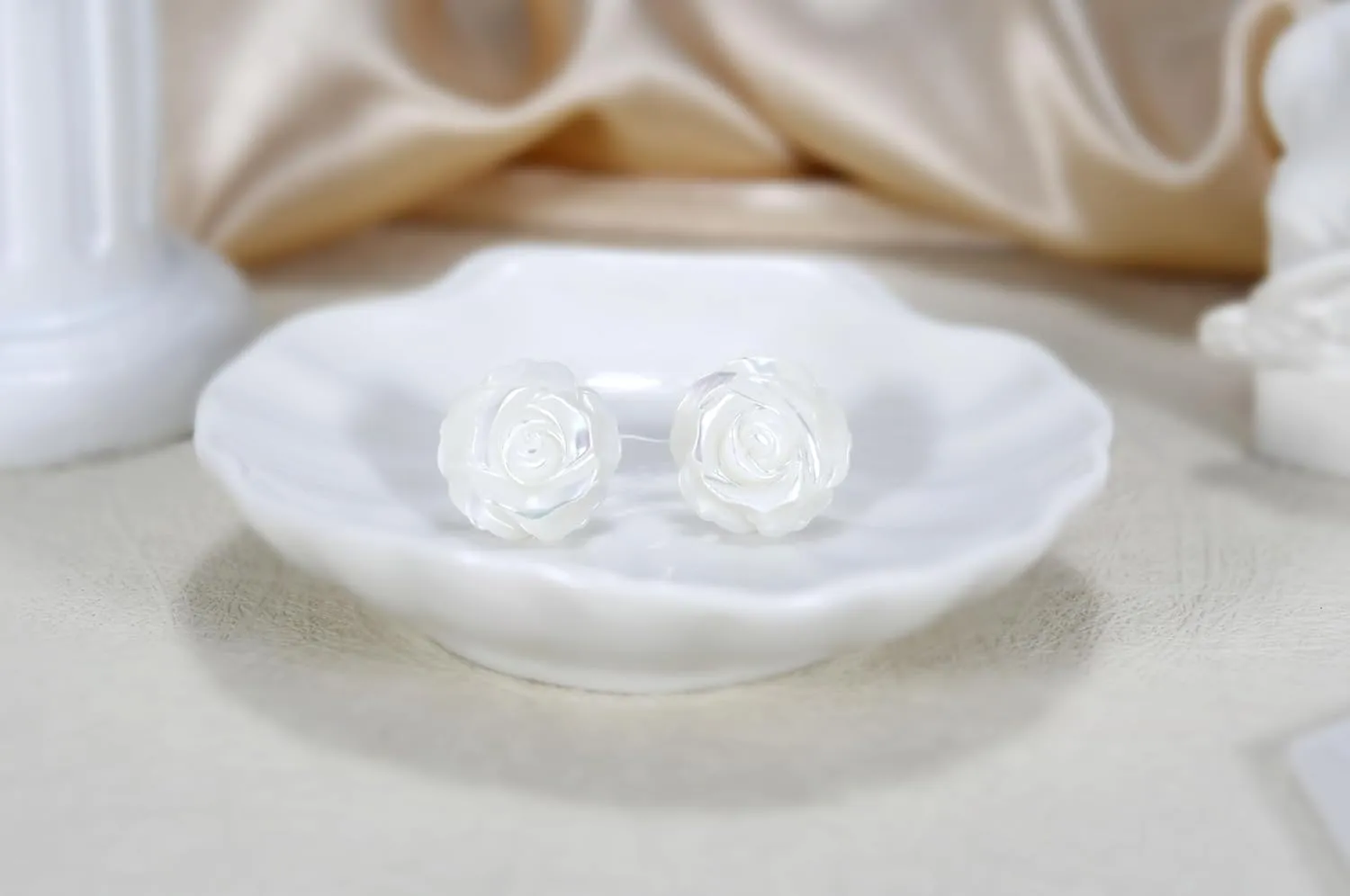 AeraVida White Mother of Pearl Stud Earrings | 925 Sterling Silver | Elegant Carved Floral Earrings | Classic Pearl Jewelry for Women | Lightweight & Timeless