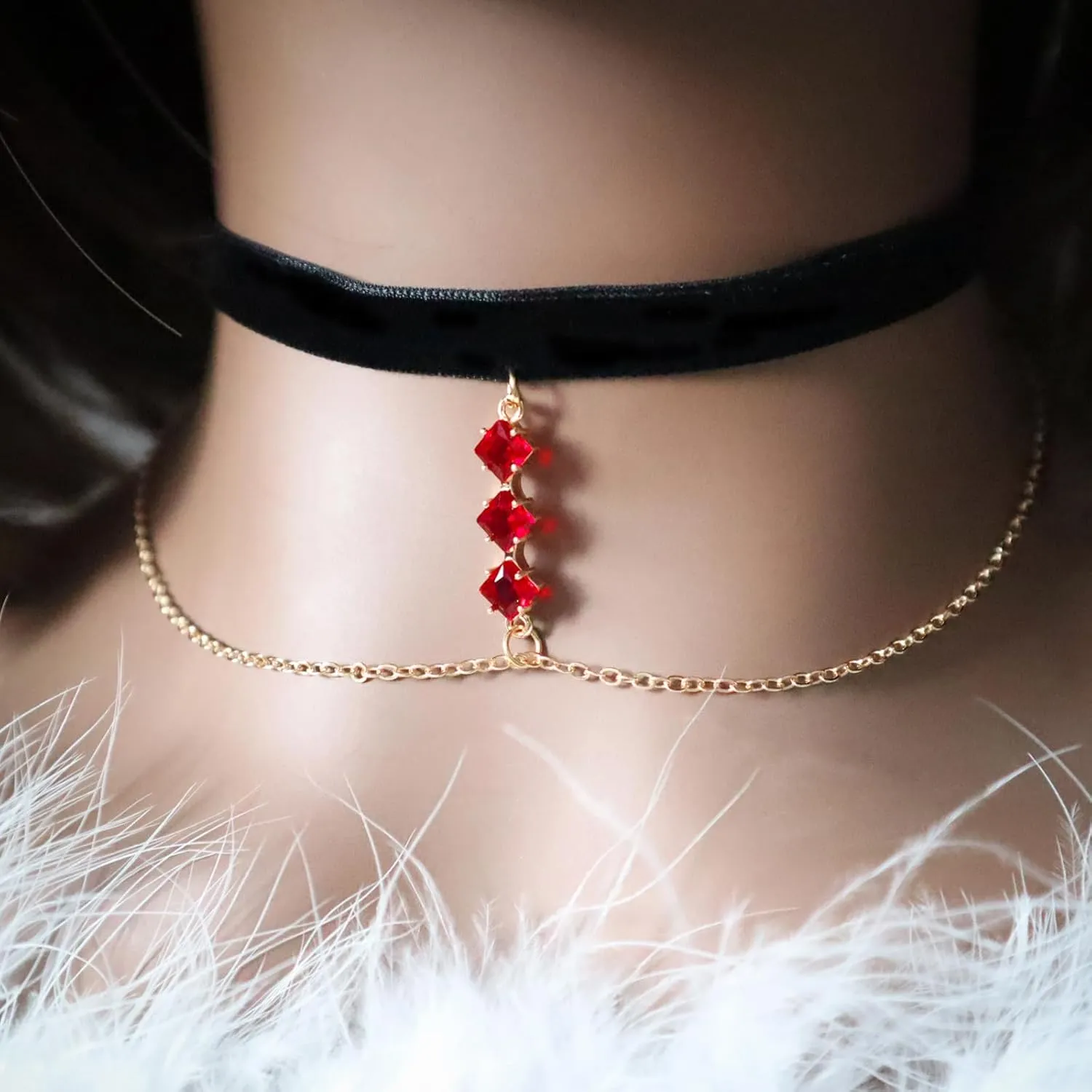 Black Velvet Double-Layer Choker Necklace with White Crystal Embellishments and Gold Chain - Fashion Accessory for Women