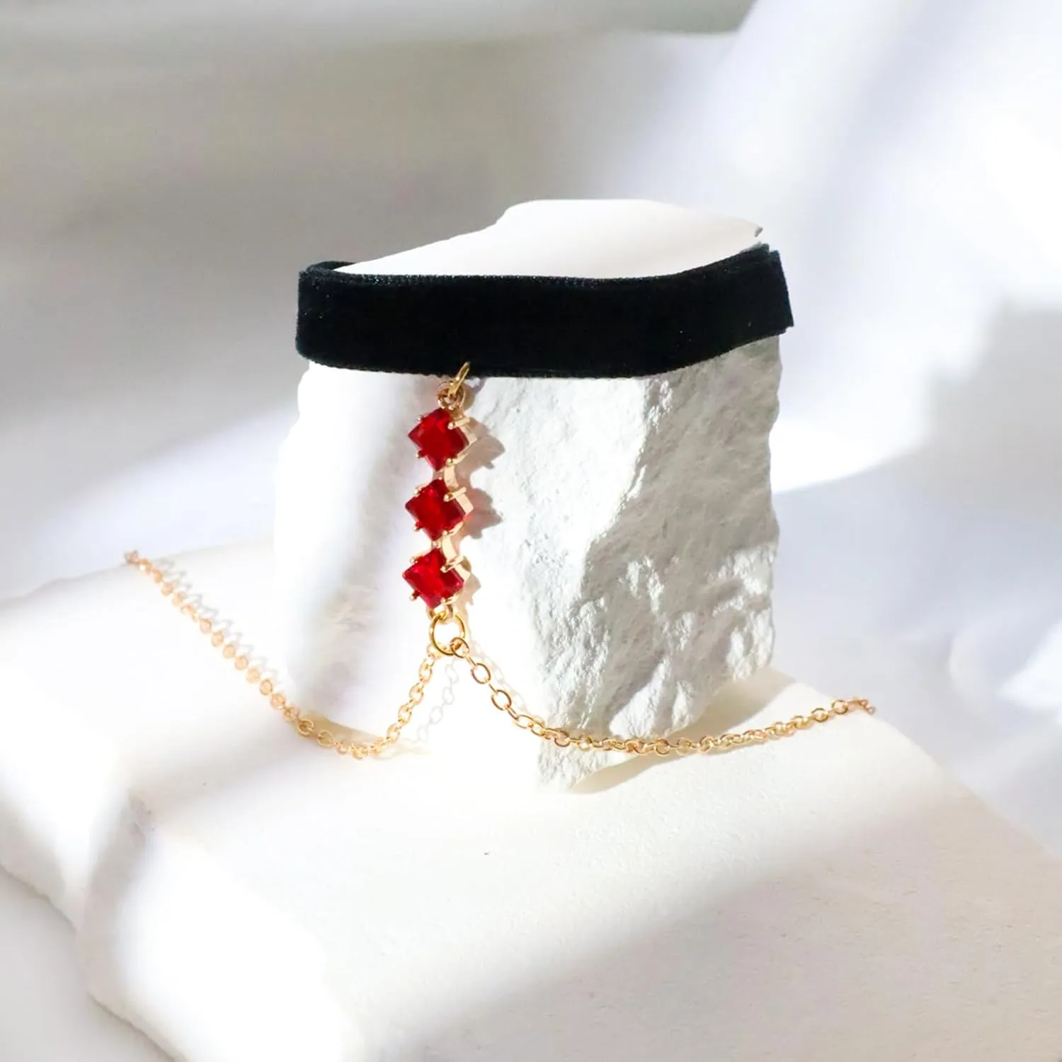 Black Velvet Double-Layer Choker Necklace with White Crystal Embellishments and Gold Chain - Fashion Accessory for Women