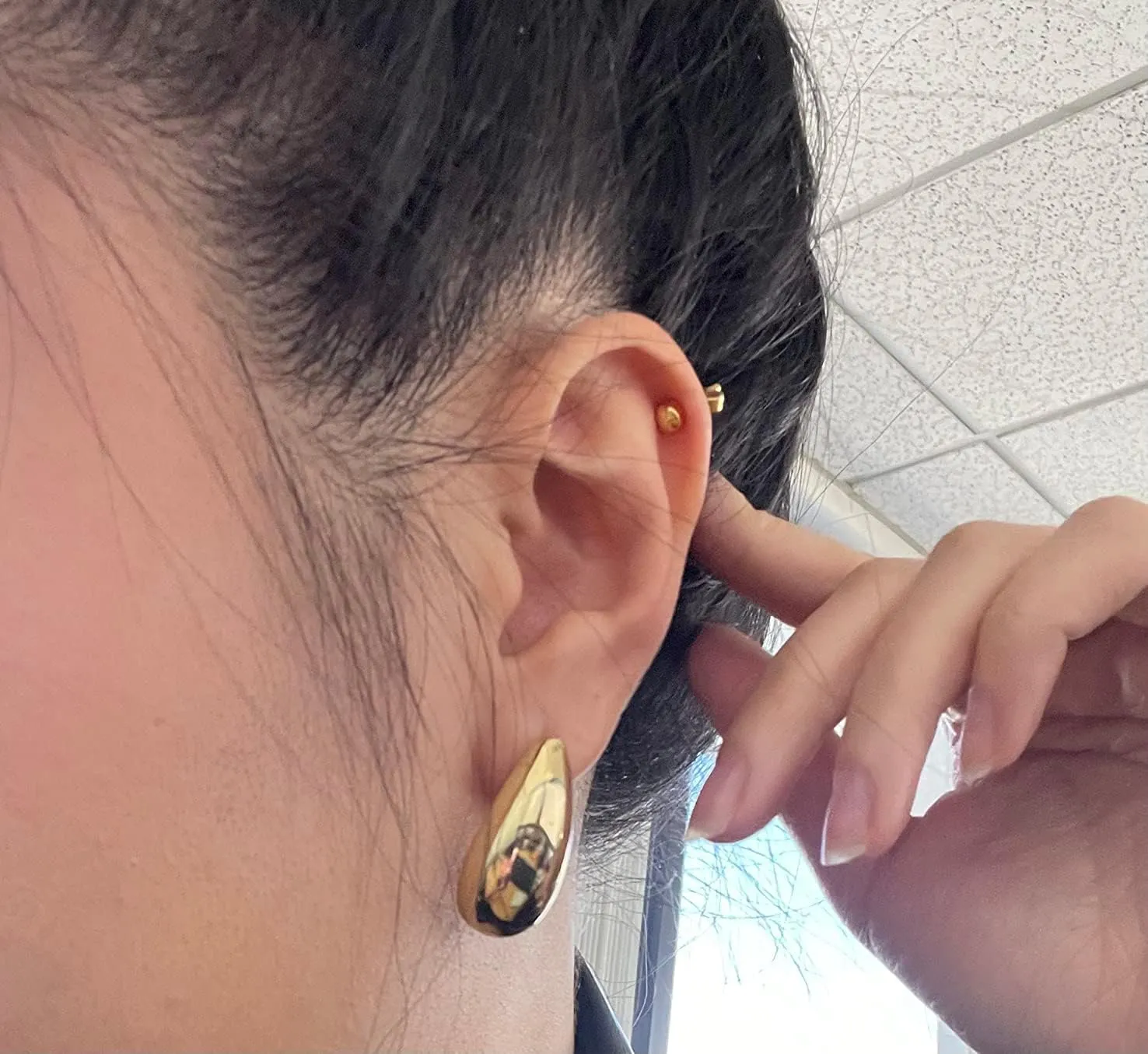 Chunky Gold Hoop Earrings for Women, 14K Gold Plated Hoop Earrings Lightweight Stainless Steel Hollow Open Hoops Hypoallergenic Earrings Fashion Jewelry for Women