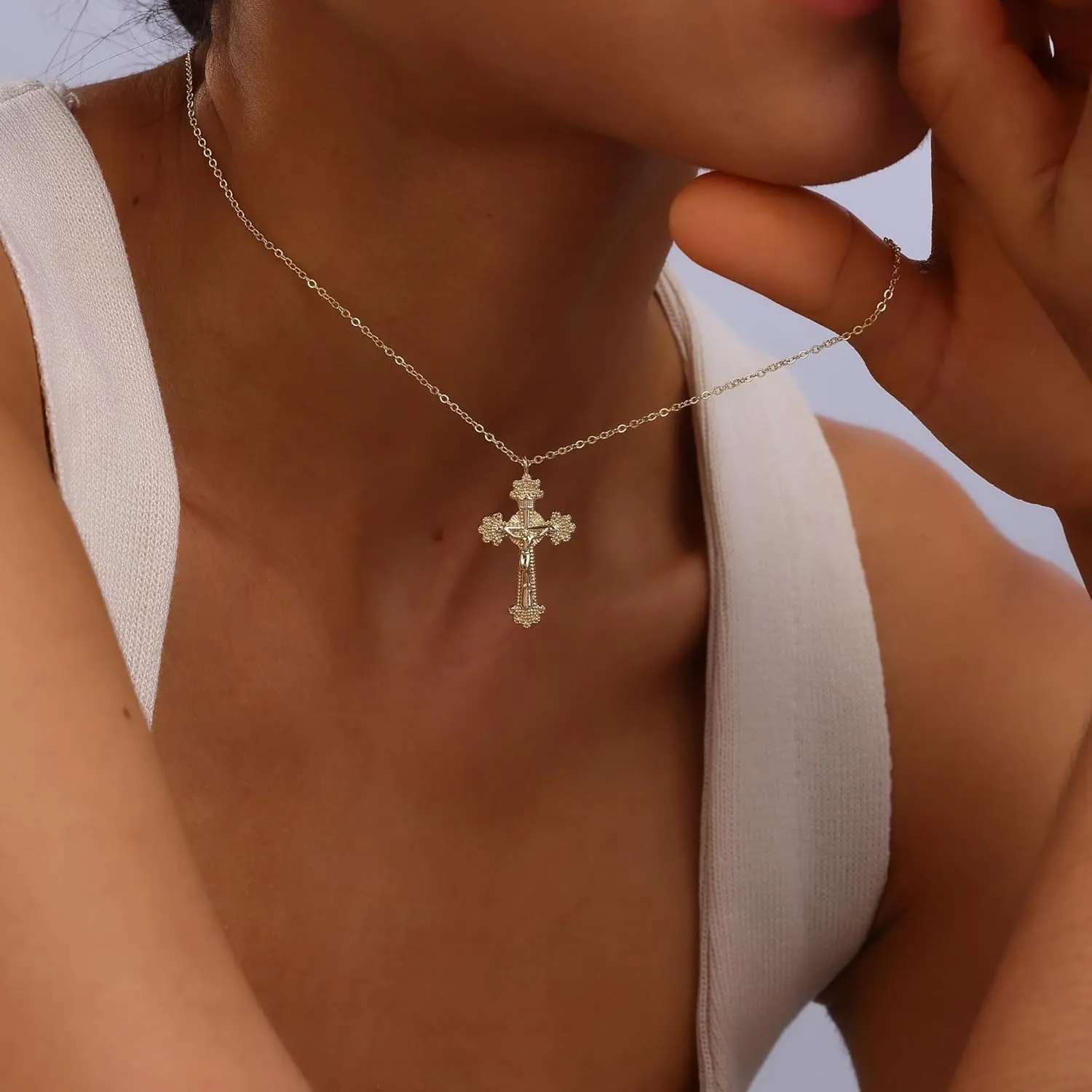 Cross Necklace for Women 14K Gold Plated Cross Necklace Dainty Tiny Cross Pendant Simple Small Cross Necklaces Gold Necklace for Women Trendy Gold Jewelry Gift