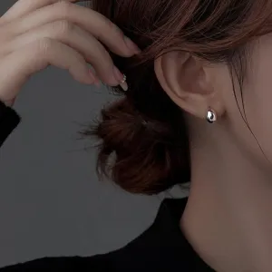 Effortless Chic: Minimalist 925 Sterling Silver Golden Beans Shape Gold-Plated Stud Earrings for Women (silver)