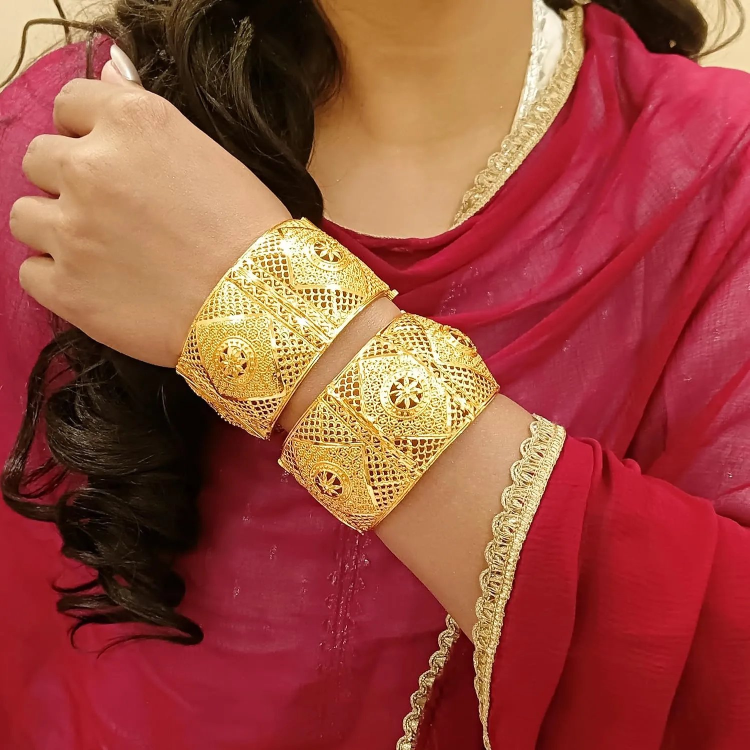 Efulgenz Gold Tone Indian Bangle Set for Women Dubai Style Bangle Set Indian Gold Tone Engraved Hinge Openable Big Broad Bangles Bracelet Indian Bridal Jewelry for Wedding Bollywood Fashion Jewelry (2 Pcs)