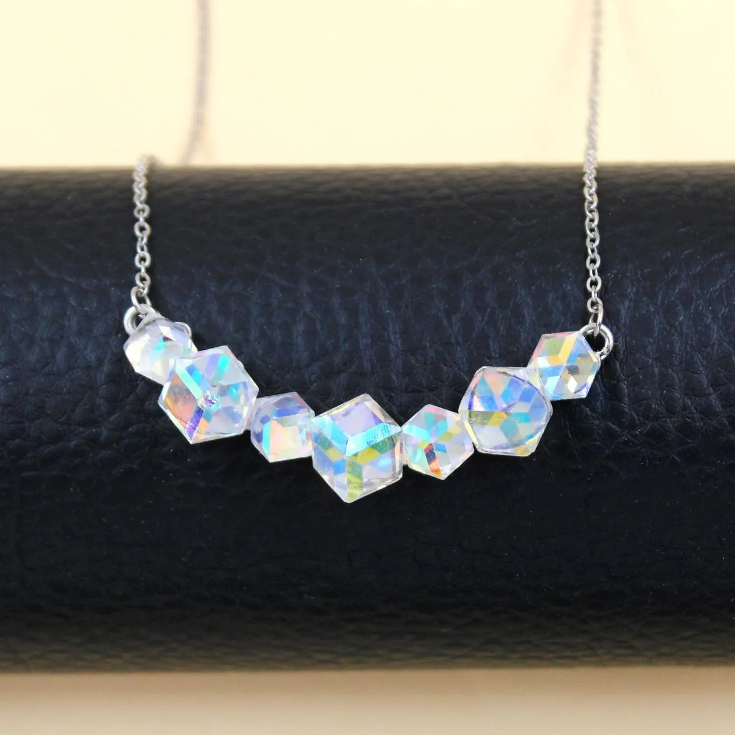 Elegant 7 Stones Crystal Cube Necklace Platinum Plated Fashionable 3D Square Cube Pendant Stunning Jewelry for Women YA5052