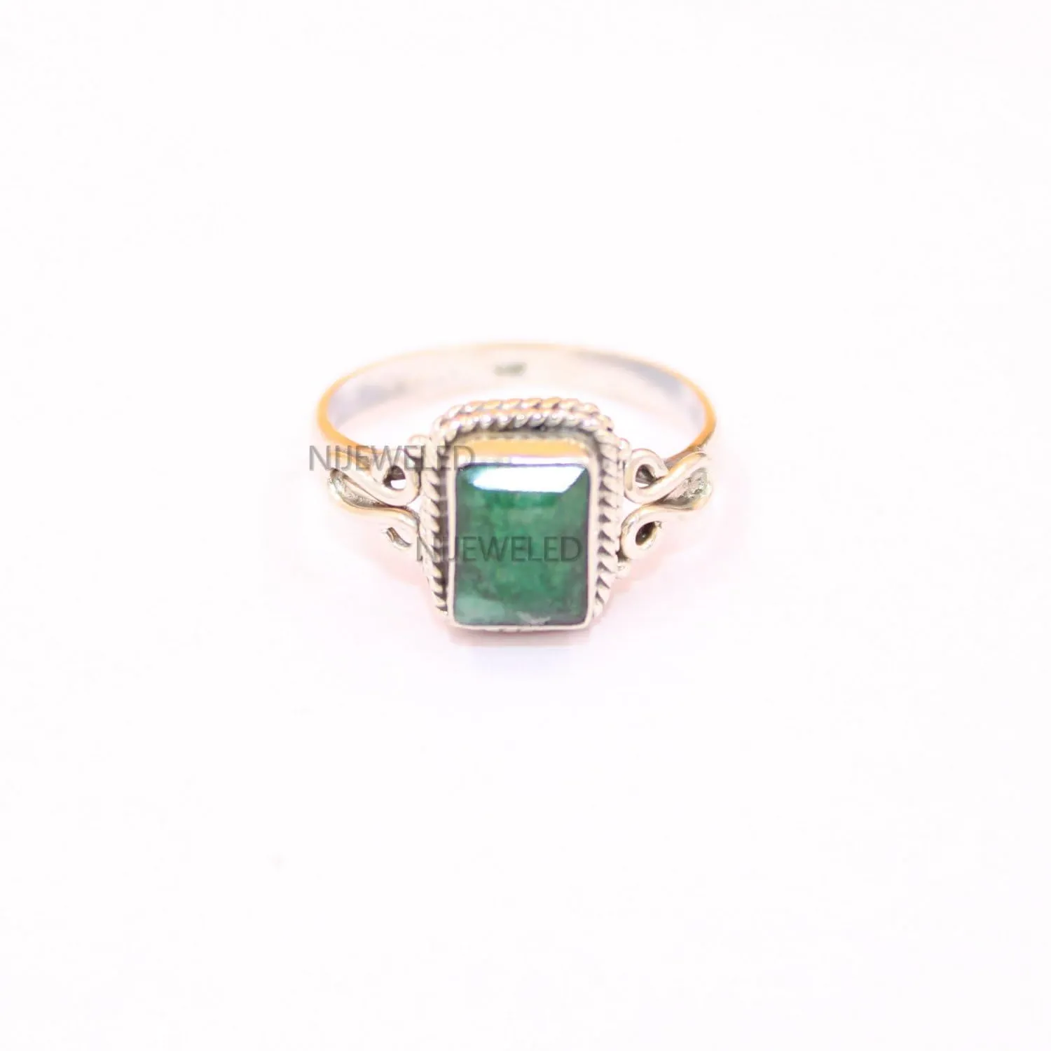 Emerald Gemstone 925 Sterling Silver Bezel Stunning Handmade Ring For Women Attractive Jewelry (8 Emerald)