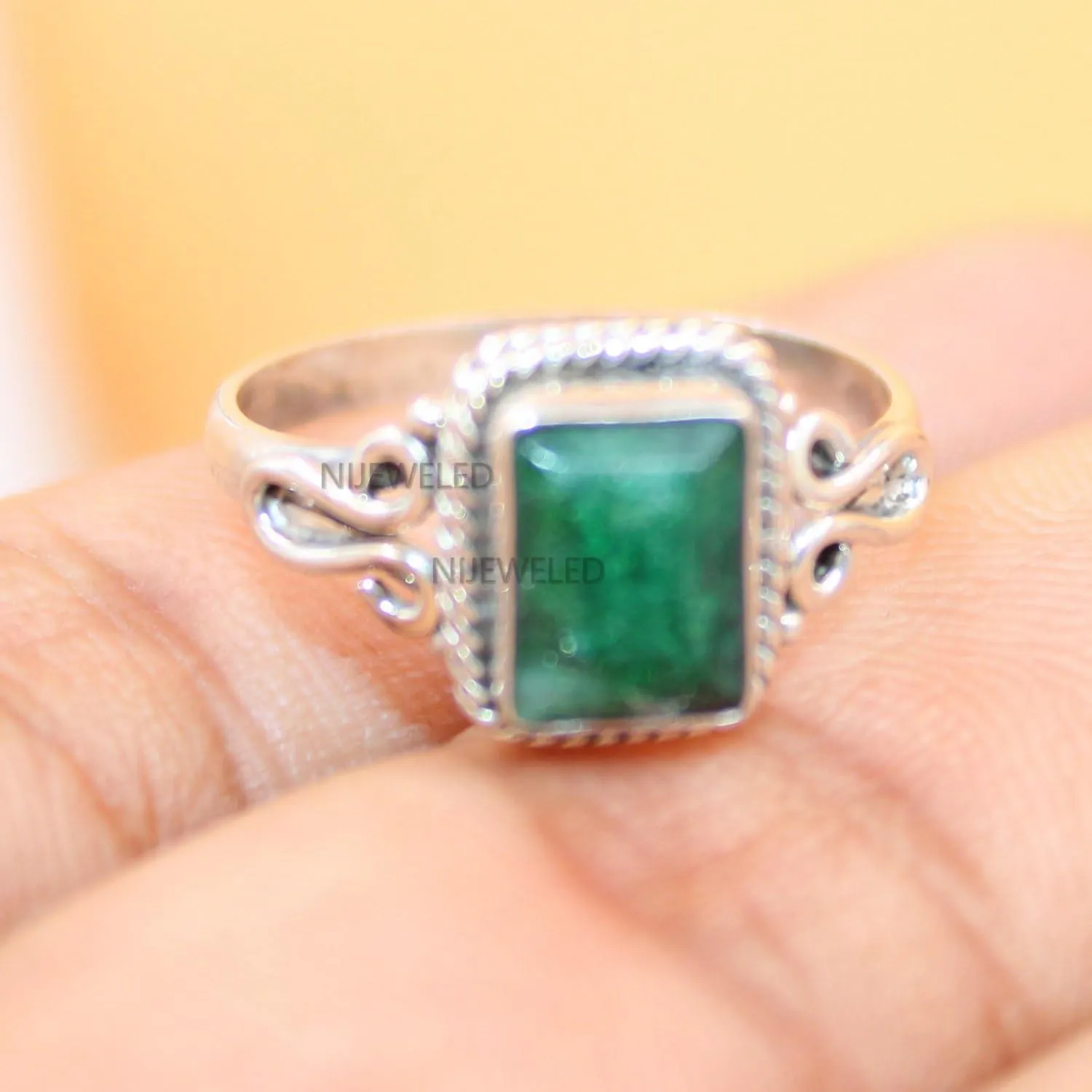 Emerald Gemstone 925 Sterling Silver Bezel Stunning Handmade Ring For Women Attractive Jewelry (8 Emerald)