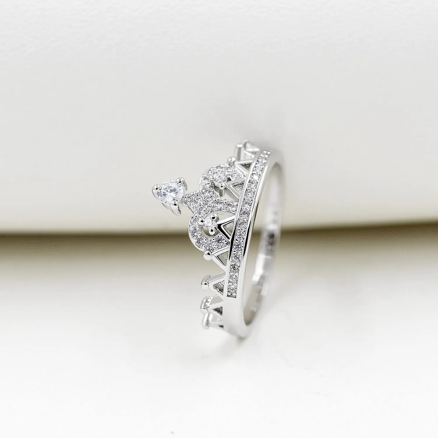 European and American Fashionable Platinum/gold Crown Women's Ring, Personalized Inlaid with Zircon Women's Ring, The Best Gift for Engagement and Wedding Y1227