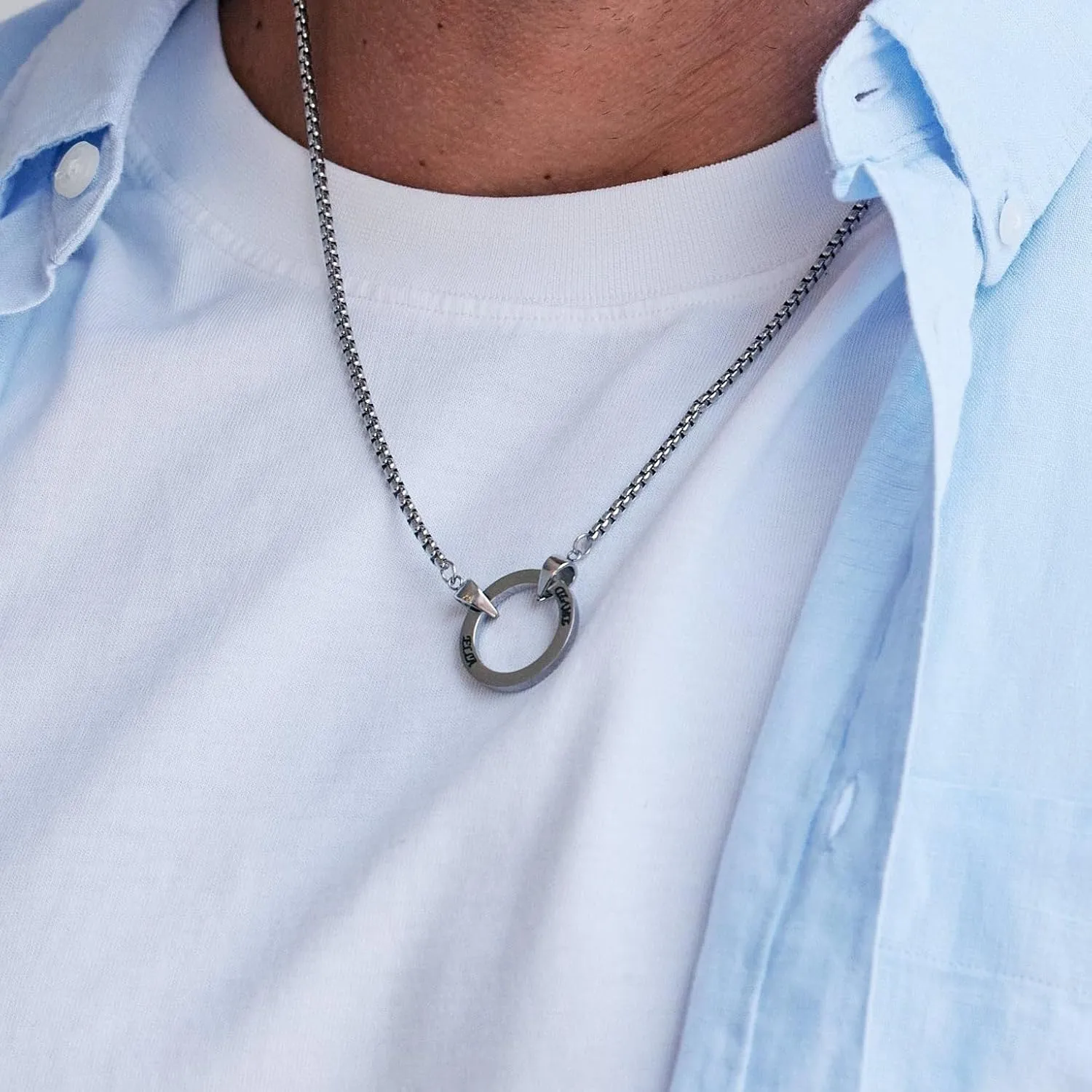 EVE'S ADDICTION Engravable Men's Stainless Steel Circle Name Necklace, Customize 1 to 6 Names - Silver Tone Custom Necklace for Him - Men's Jewelry - Gifts for Dad