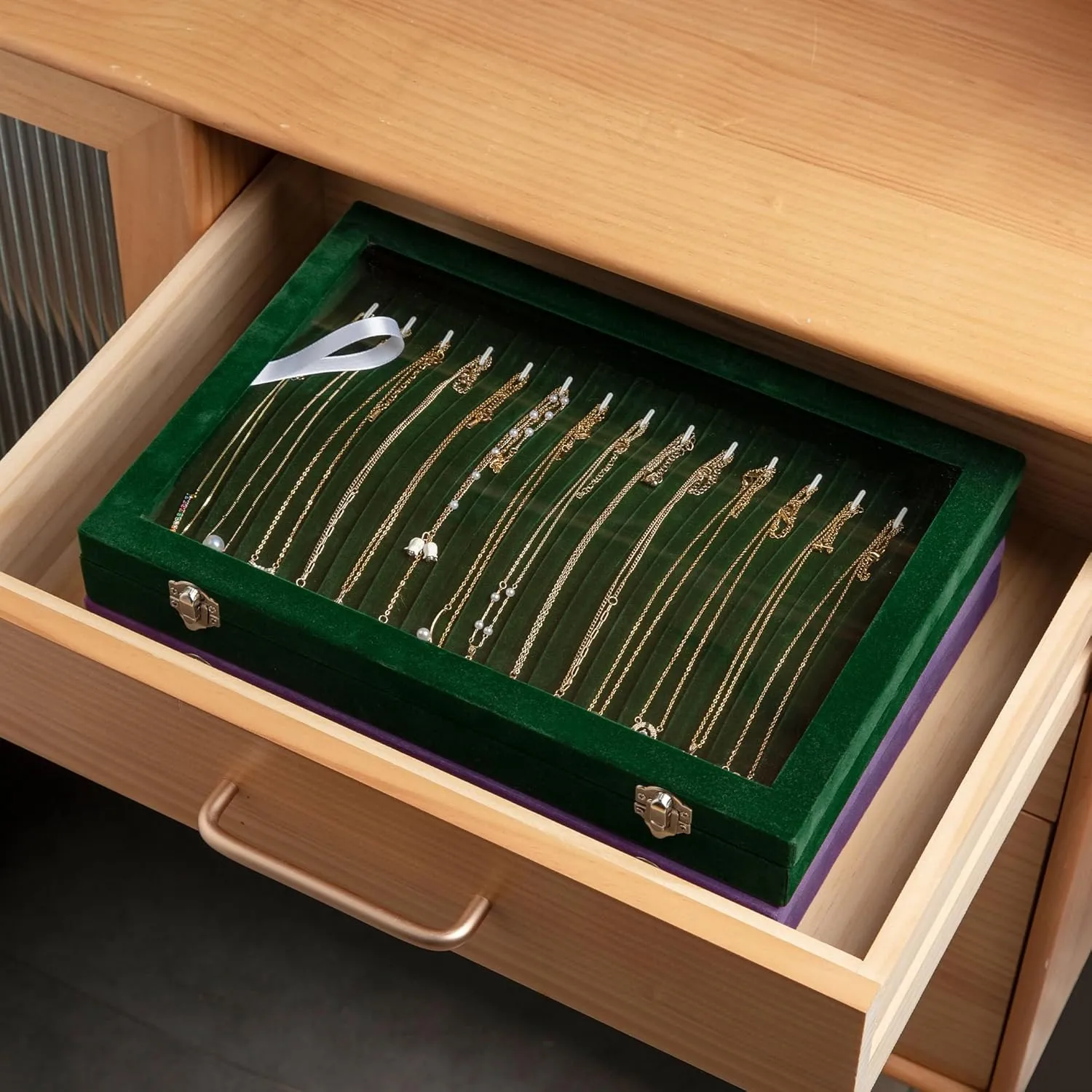 Frebeauty 15 Hooks Necklace Tray Velvet Neckalce Organizer with Clear Lid Lockable Necklace Holder Box Jewelry Organizer for Pendants Chains Necklace Jeweley Tray for Women Girl (Blackish Green)