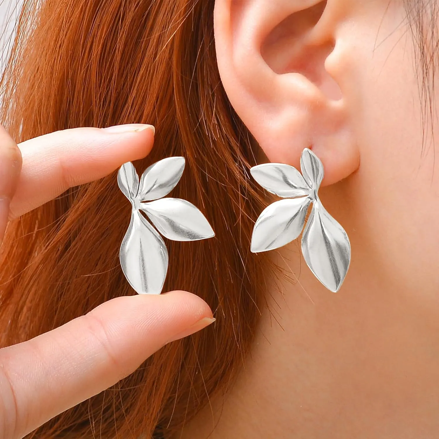 Gold Flower Earrings for Women Trendy Gold Floral Stud Earrings Boho Large Flower Earings Big Statement Earring Spring Summer Jewelry Gift for Women