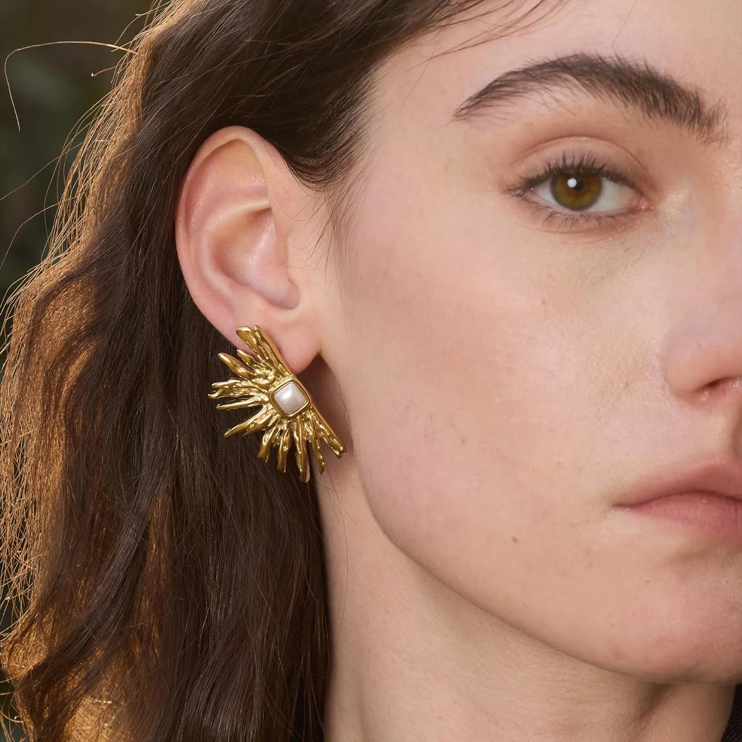 Gold Statement Earrings for Women Trendy: Large Flower Stud Earrings with Pearl Bold Chunky Flower Dangle Stud Fashion Gold Jewelry for Women