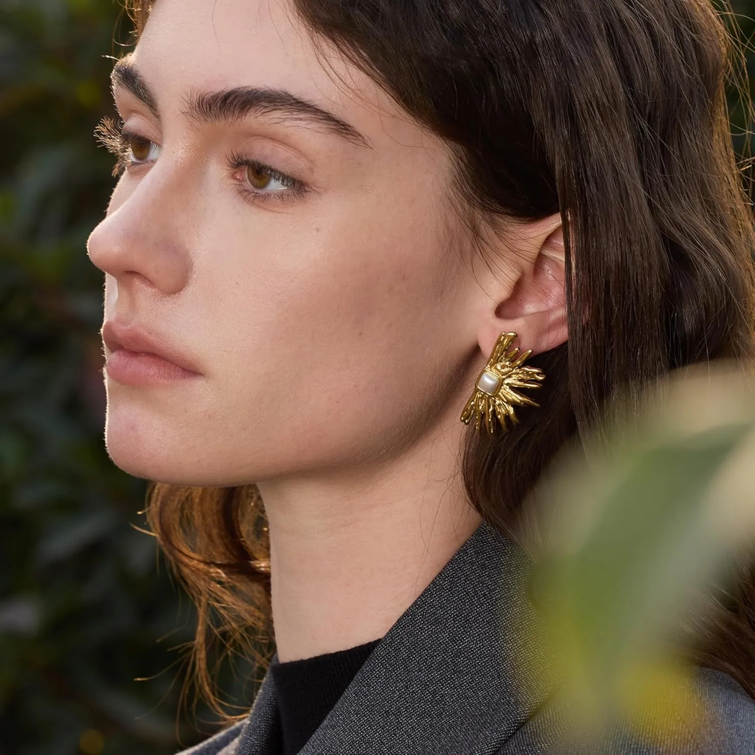Gold Statement Earrings for Women Trendy: Large Flower Stud Earrings with Pearl Bold Chunky Flower Dangle Stud Fashion Gold Jewelry for Women