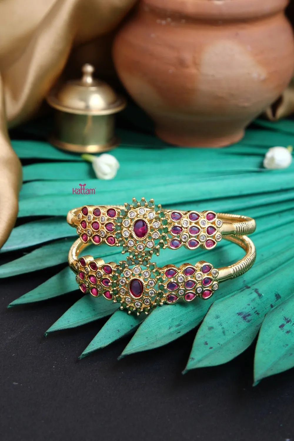 Goldtone Kemp Emerald Bangle Set of 2