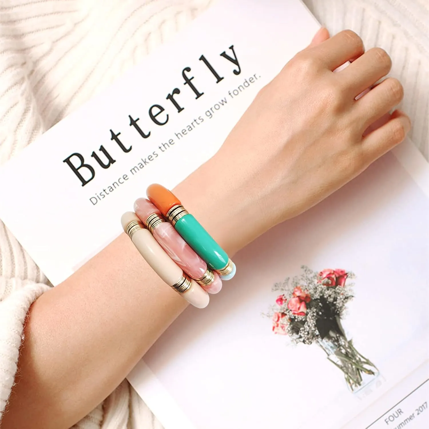 GOOJIDS Simple Beaded Gold Bangles Bracelet Chunky Bamboo Tube Curved Stacking Clear Acrylic Colorful Beads Stretchable Gold Bracelets Set For Women