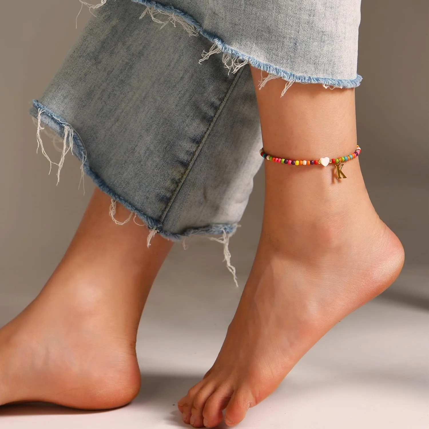 Initial Anklets for Women Colorful Beads Ankle Bracelets for Women Teen Girls Handmade Gold Plated Letter Anklet Bohemian Initial Anklets Summer Beach Foot Jewelry Gift