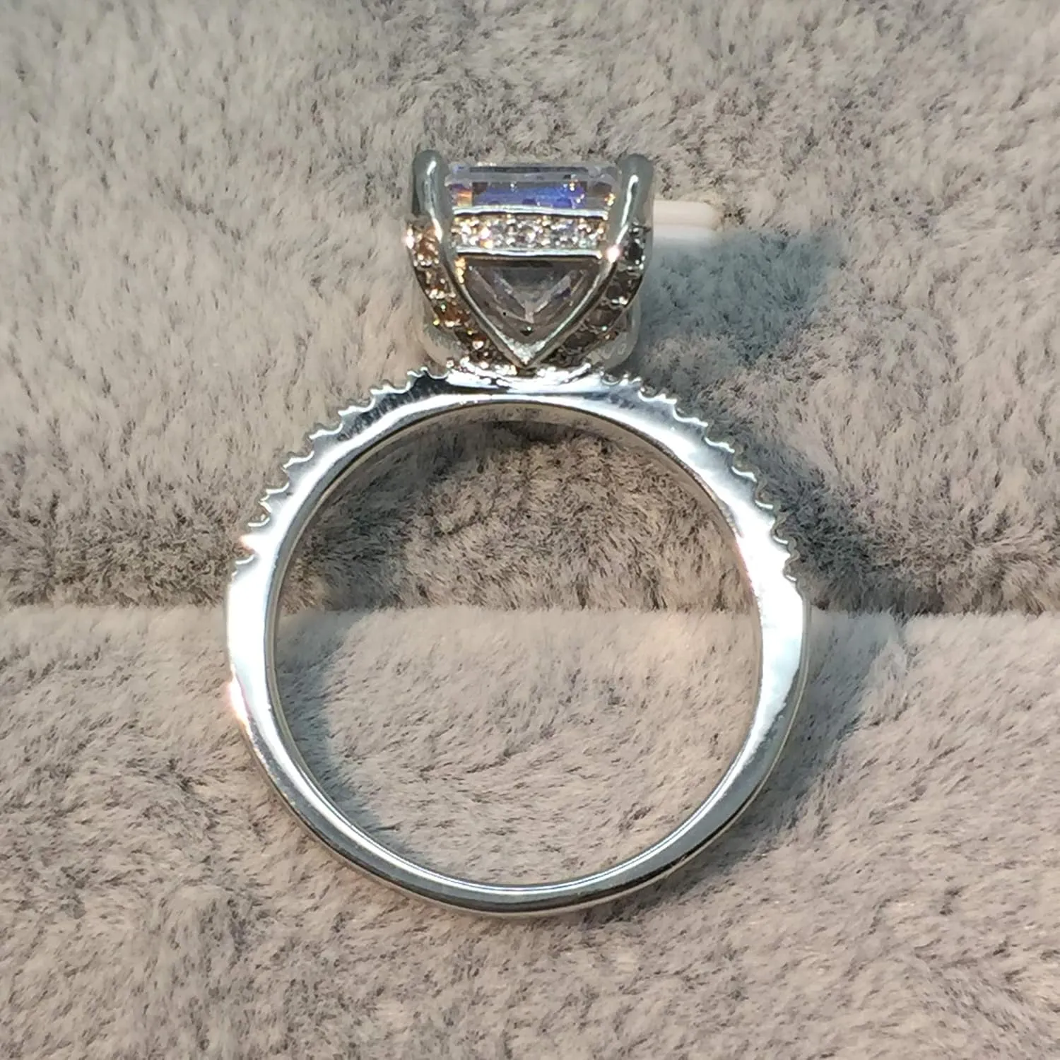 Jewelry Stunning Cubic Zirconia CZ Emerald Cut for Women Engagement Ring