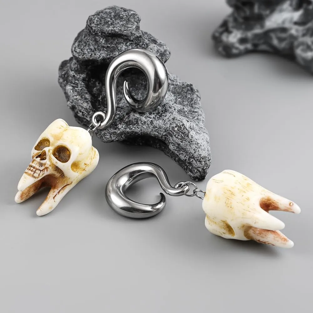 LADEMAYH 2Pcs 6g/2g/0g/00g Hooks Tunnels Plugs Gauges for Ears, Hypoallergenic Surgical 316L Stianless Steel Gothic Skull Tooth Shape Dangling Earrings for Women Men