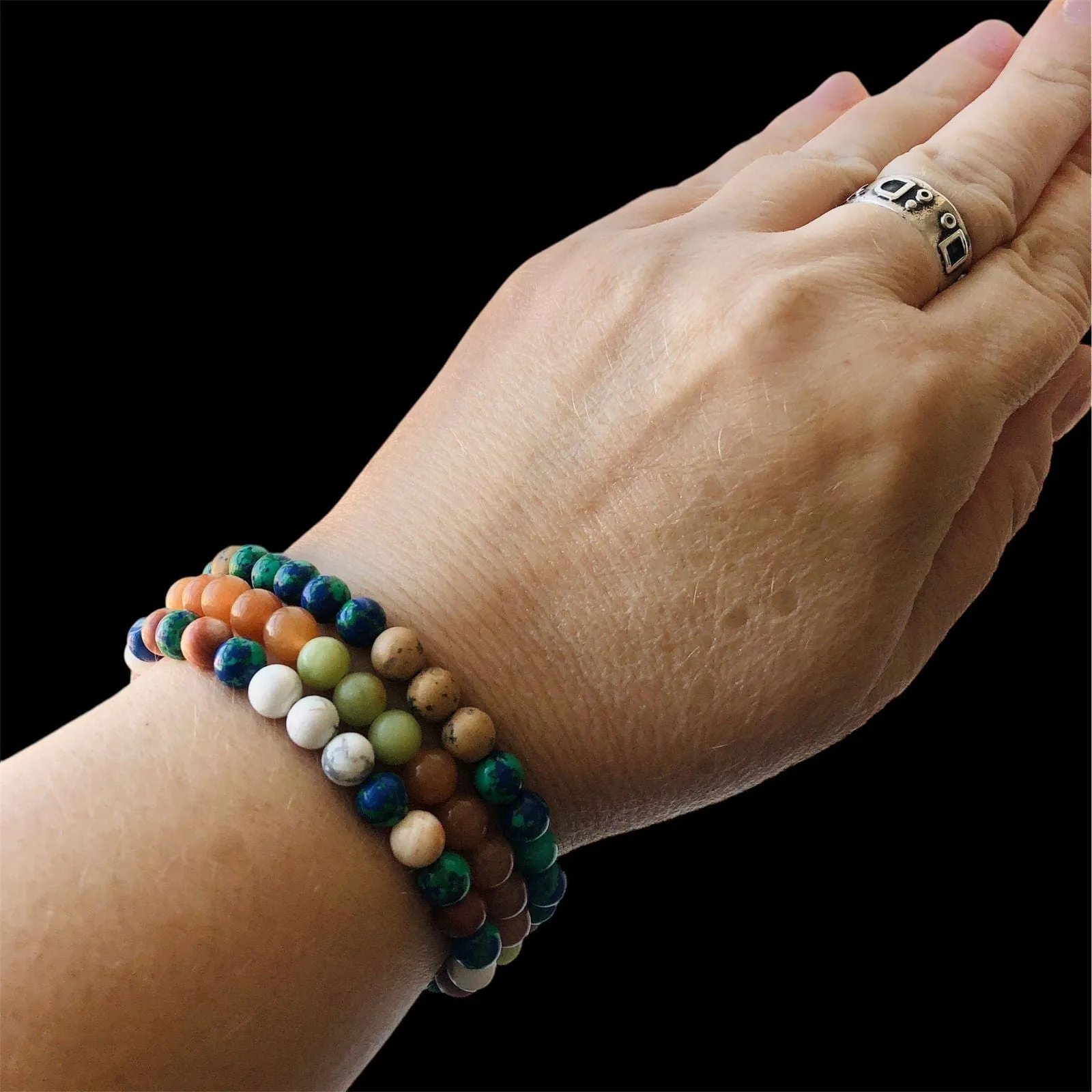 Lapis Lazuli, Red Jasper and Howlite Beaded Bracelet