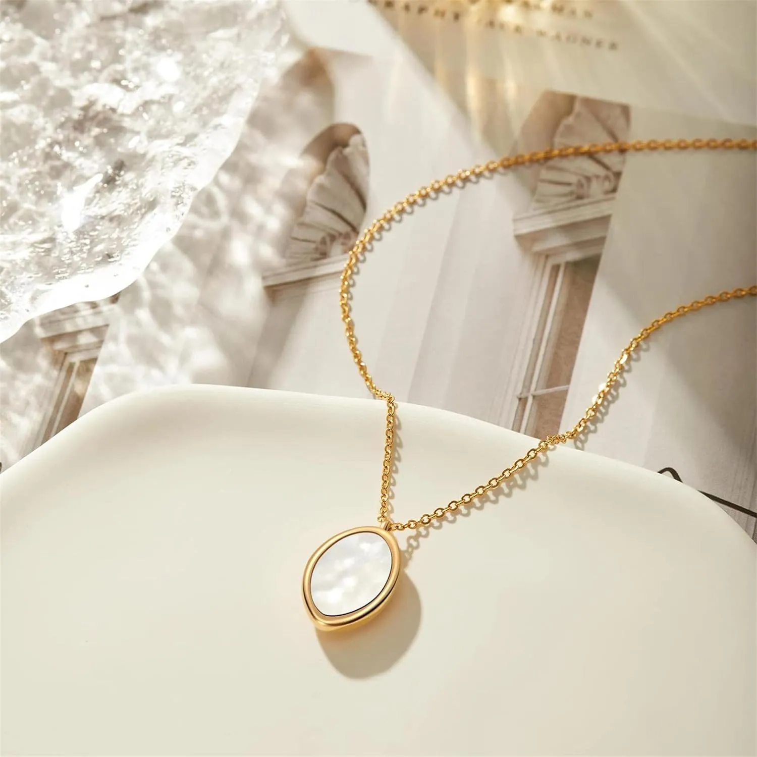 Mother of Pearl Necklace for Women Gold Dainty Oval Mother of Pearl Pendant Necklace for Women Girls, 18K Gold Plated, Adjustable, Handmade Necklaces
