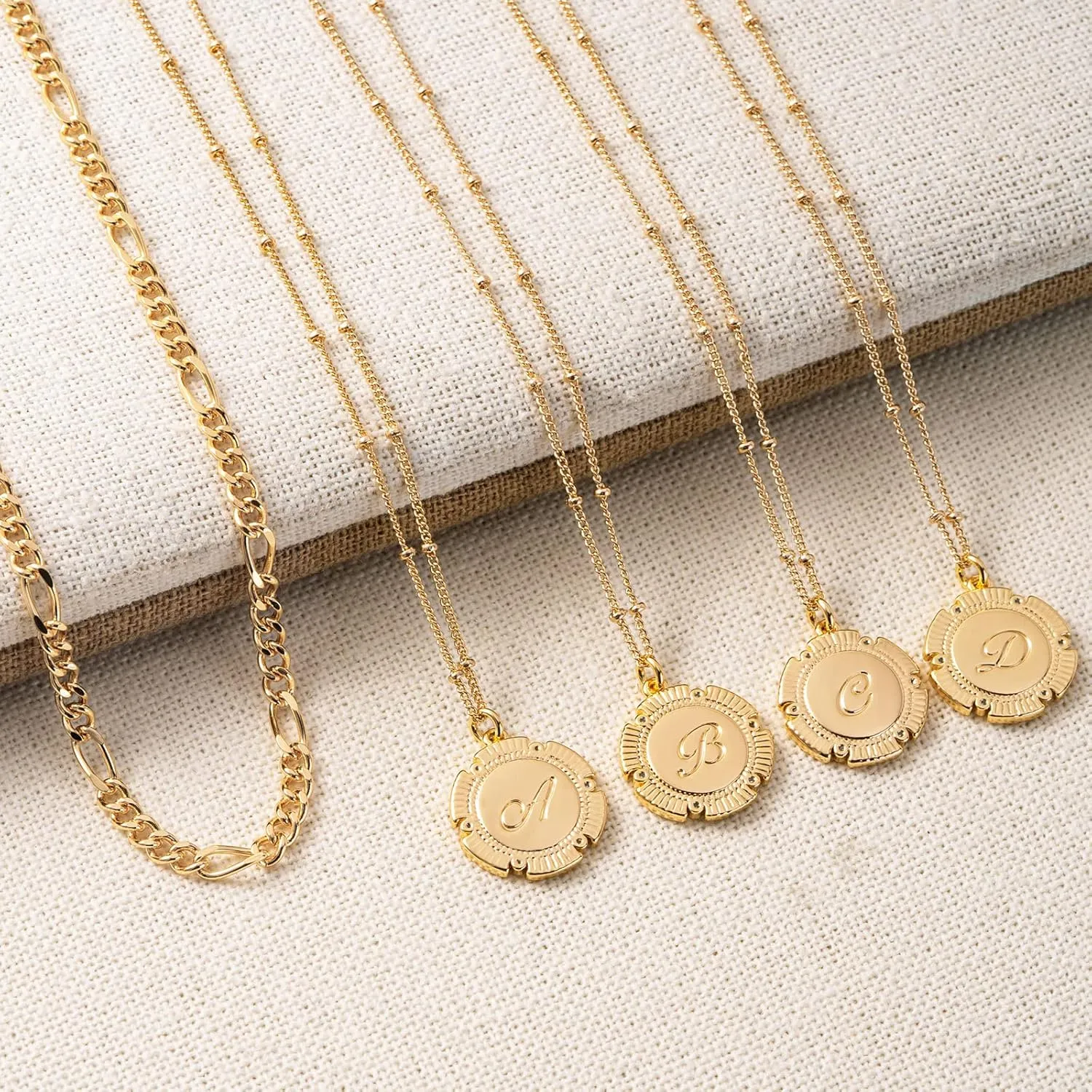 MTMY Women Layered Initial Necklaces,14K Gold Plated Adjustable Figaro Chain Dainty Necklace Personalized Engraved Letter Pendant Choker Necklace Jewelry for Women