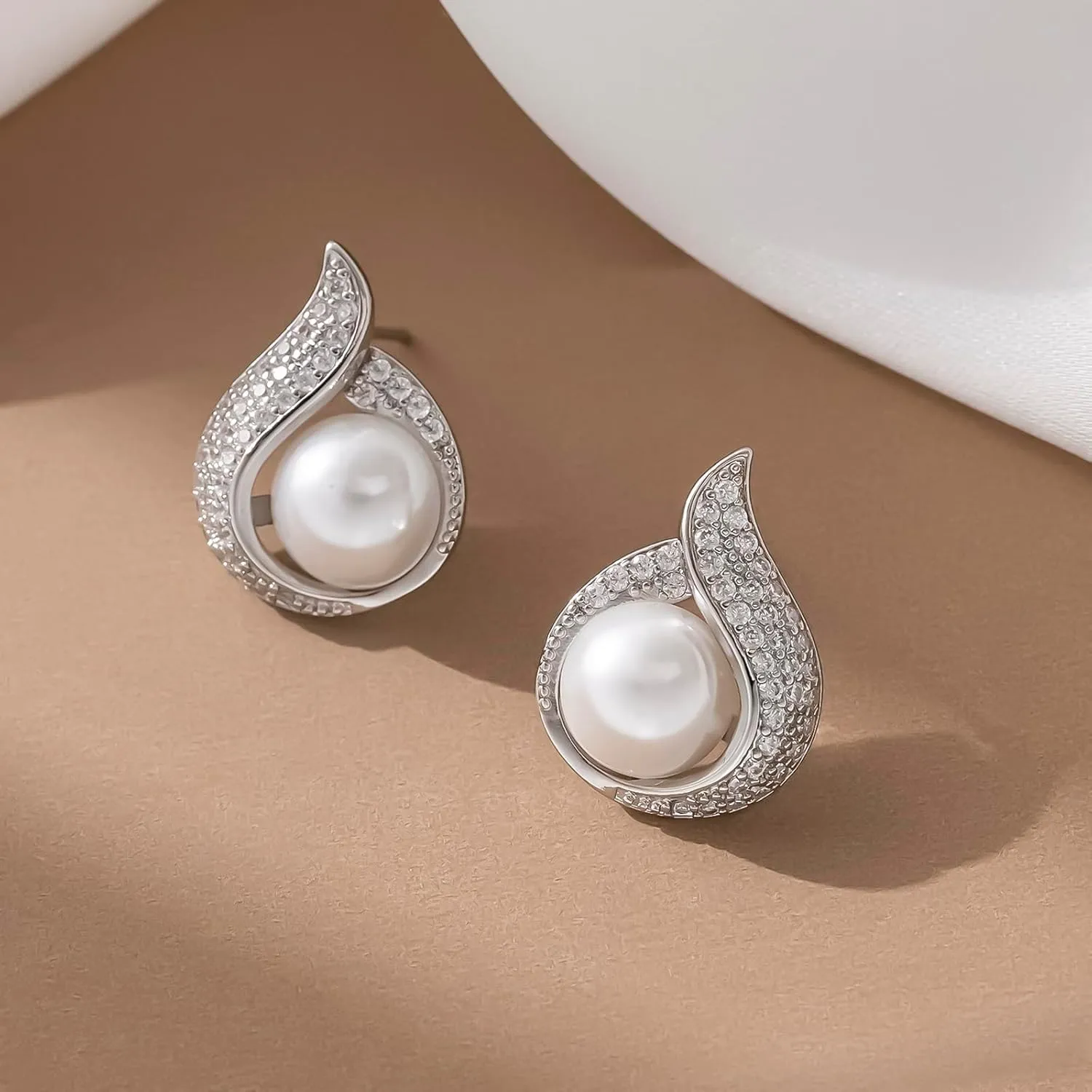 Pearl Stud Earrings for Women,Formal Brass Statement Round White Pearl Earrings For Party Prom Wedding