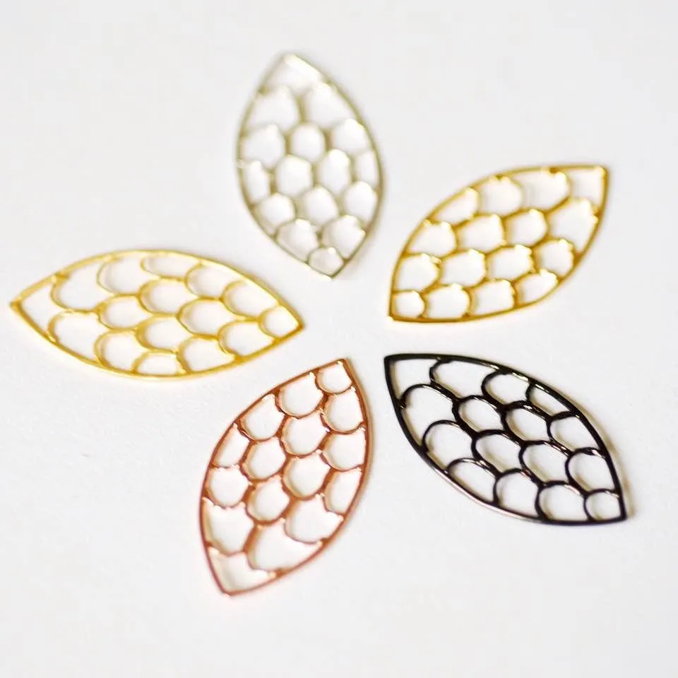 Shiny Vermeil Gold Oval Filigree Charm Connector- 18k gold plated over Sterling Silver, Gold Scales Charm, Gold Chandelier Earrings, 213