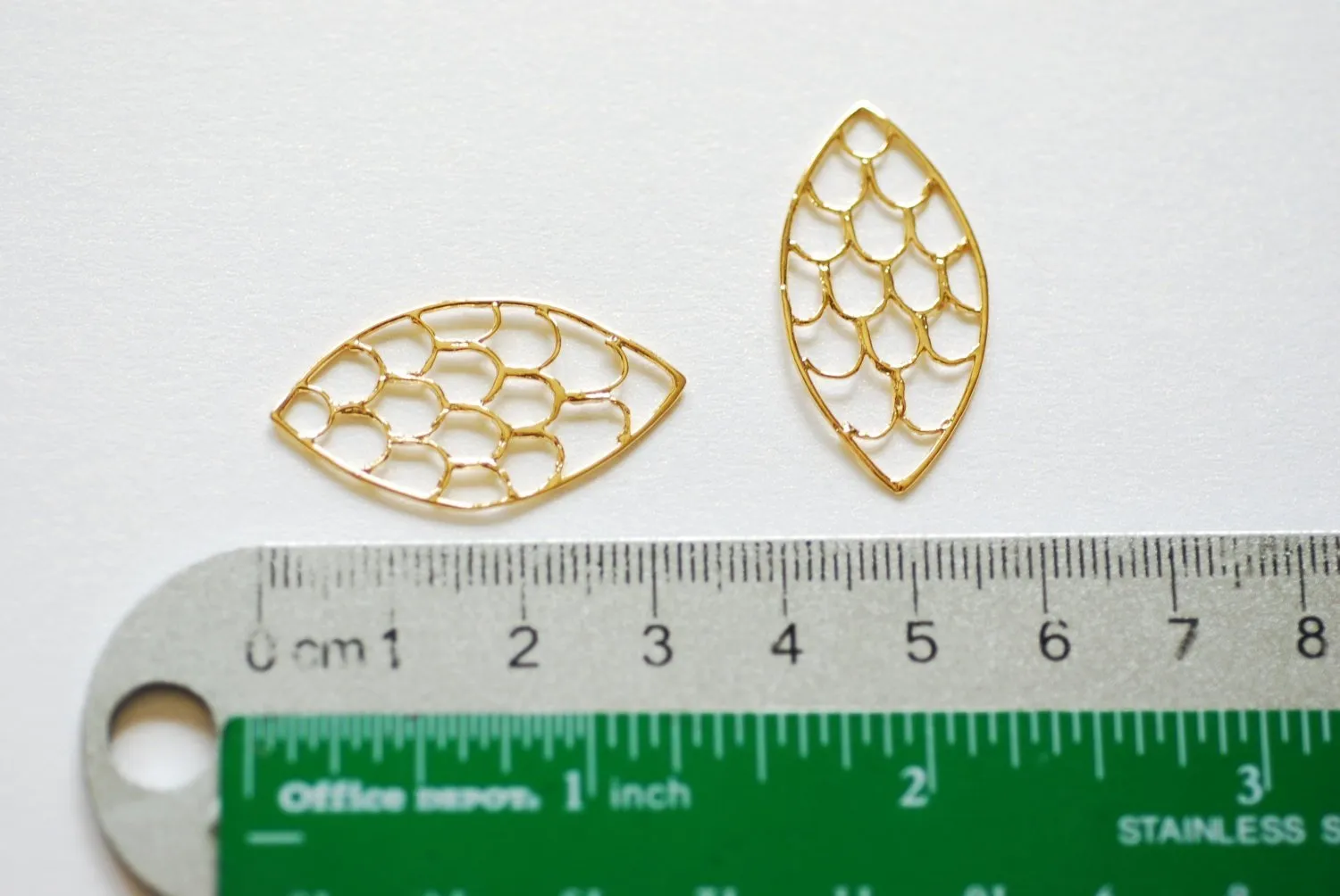 Shiny Vermeil Gold Oval Filigree Charm Connector- 18k gold plated over Sterling Silver, Gold Scales Charm, Gold Chandelier Earrings, 213