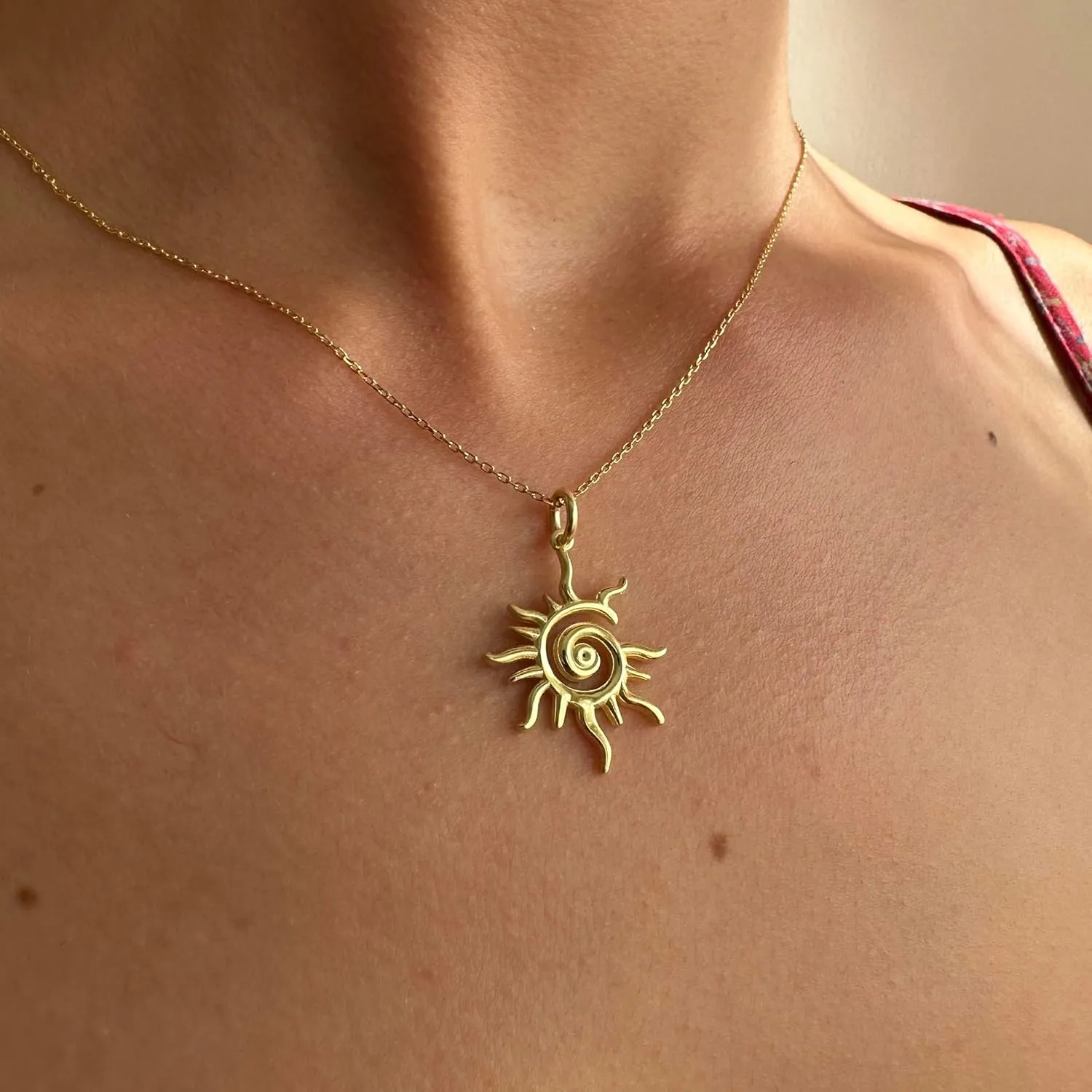 SLOONG Gold Charm Necklace for Women, 14K Gold Plated Sun Necklac Spiral Design Pendant Necklace, Elegant Sun Necklaces Jewelry Gift for Her