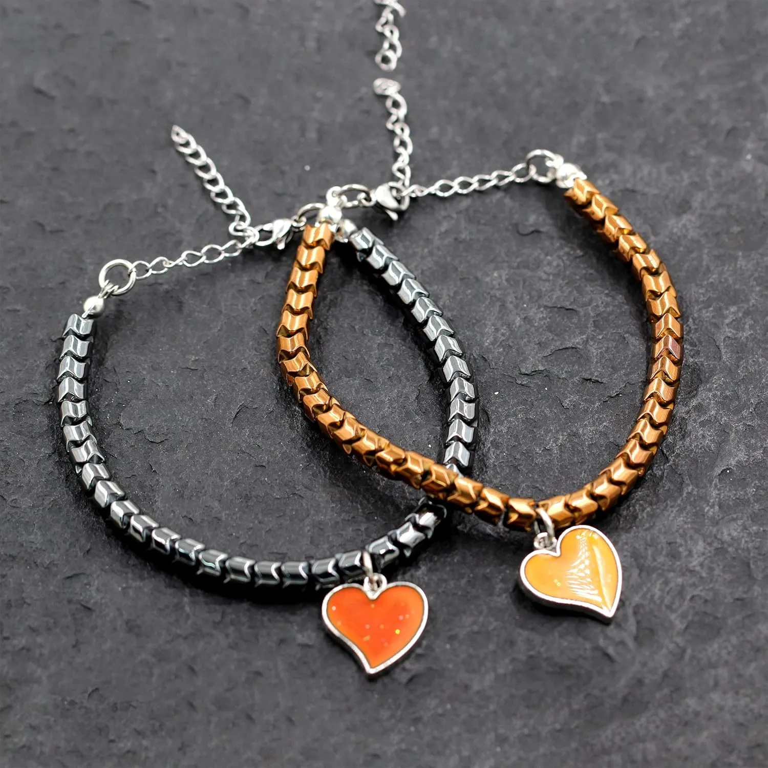 Uloveido A Pair of Gear-shape Hematite Bracelets with Color Changing Thermo Sensitive Mood Heart Charms, Couples Love Heart Bangles Gifts
